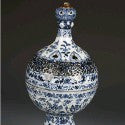 Chinese blue and white vase brings $723,254 in UK sale