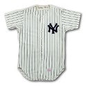 Reggie Jackson Yankees jersey holds minimum bid of $100,000