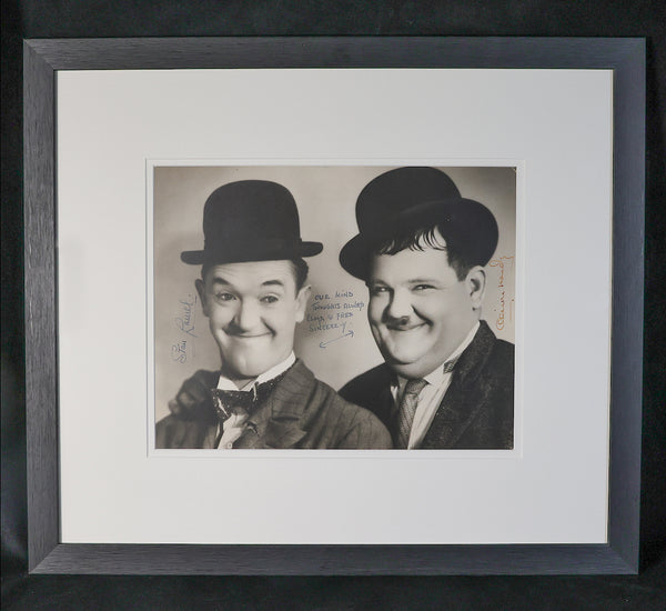 LaurelandHardysignedphotoPT127