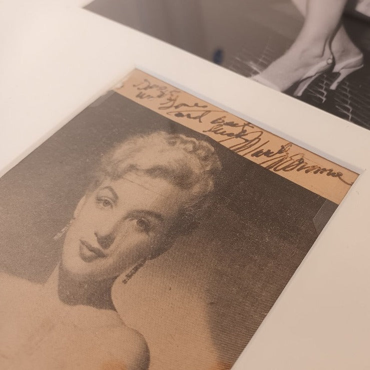 Marilyn Monroe Autographed Newspaper Clipping