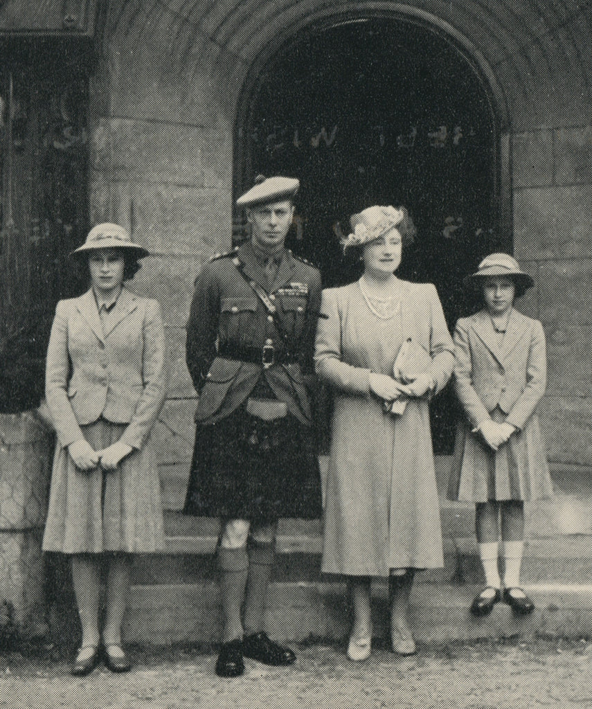Scarce wartime George VI and Queen Elizabeth signed Christmas card
